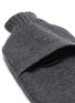 细节 –点击放大 - OYUNA - Travel羊绒针织暖手袋－灰色