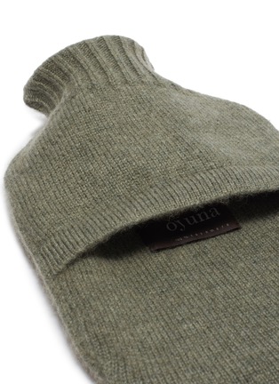 细节 –点击放大 - OYUNA - Travel羊绒针织暖手袋－灰绿色