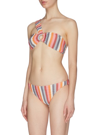 模特儿示范图 - 点击放大 - PEONY - Rainbow拼色条纹镂空不对称肩带波点比基尼泳衣