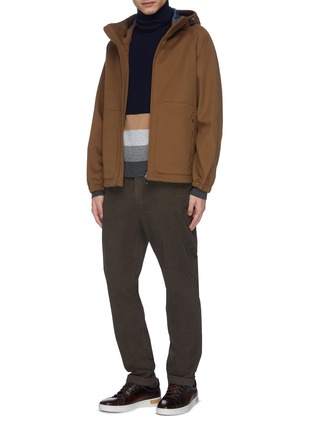 模特儿示范图 - 点击放大 - BRUNELLO CUCINELLI - 拼色高领羊绒针织衫