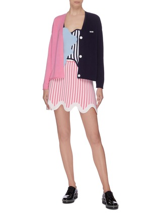 模特示范图 - 点击放大 - PH5 - ADELIE拼色条纹波浪边混美丽诺羊毛半裙