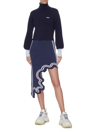 模特儿示范图 - 点击放大 - PH5 - 拼色条纹袖口高领短款混美丽诺羊毛针织衫