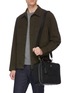 模特儿示范图 - 点击放大 - MARK CROSS - 'Baker Messenger' bag in leather