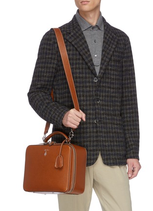 模特儿示范图 - 点击放大 - MARK CROSS - 'Baker Messenger' bag in leather