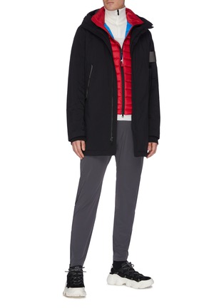 模特儿示范图 - 点击放大 - ROSSIGNOL - MAXENCE品牌名称抽绳滑扣夹棉连帽派克大衣