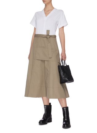 模特示范图 - 点击放大 - 3.1 PHILLIP LIM - V领T恤拼接腰带搭叠褶裥混棉连衣裙