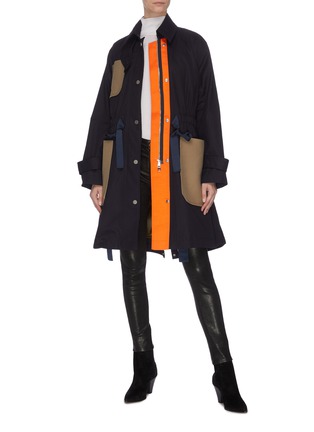 模特儿示范图 - 点击放大 - COMME MOI - 拼色插袋大衣及羽绒背心夹克两件套