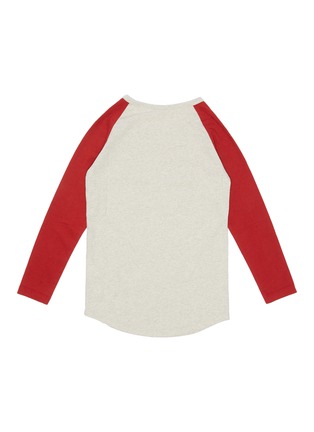 模特儿示范图 - 点击放大 - BONTON - 儿童款拼色星星英文字长袖纯棉T恤