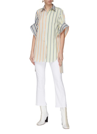 模特儿示范图 - 点击放大 - JW ANDERSON - 垂坠布饰衣袖拼色条纹纯棉衬衫