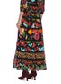 背面 - 点击放大 - ALICE + OLIVIA - LESA蝴蝶花卉及豹纹图案花边V领混丝半裙