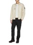 模特儿示范图 - 点击放大 - STONE ISLAND - 可拆式品牌标志徽章拉链口袋拉链纯棉衬衫式夹克