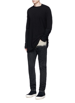 模特儿示范图 - 点击放大 - RICK OWENS DRKSHDW - 拼色纯棉牛仔裤