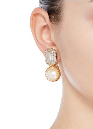 模特儿示范图 - 点击放大 - MIRIAM HASKELL - 仿水晶巴洛克珍珠夹耳式耳环