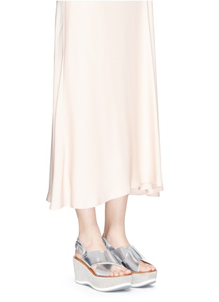 模特示范图 - 点击放大 - FABIO RUSCONI - 交叉搭带坡跟凉鞋