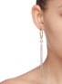 模特儿示范图 - 点击放大 - JOOMI LIM - 人造珍珠点缀仿水晶流苏扣环造型不对称耳环