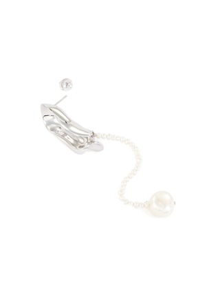 细节 - 点击放大 - MING YU WANG - Penna淡水珍珠点缀几何纯银吊坠单只耳环