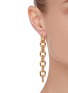 模特儿示范图 - 点击放大 - NUMBERING - 链条造型18k镀金黄铜吊坠不对称耳环