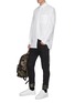 模特儿示范图 - 点击放大 - VALENTINO GARAVANI - 拼贴口袋系带oversize纯棉衬衫