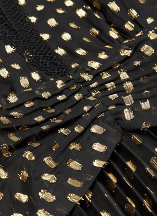 V领金属丝线波点褶裥微透视连衣裙展示图