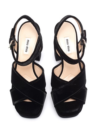 细节 - 点击放大 - MIU MIU - Block heel strappy velvet sandals