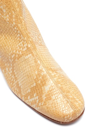 细节 - 点击放大 - BY FAR - SOFIA蛇纹真皮高跟短靴