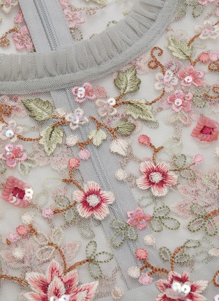 ELSIE RIBBON亮片花卉刺绣褶裥透视网纱上衣展示图