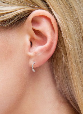 细节 - 点击放大 - GENTLE DIAMONDS - CAMI培育钻石9k金半圆环单只耳环