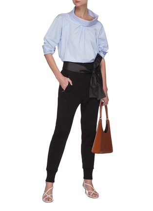 模特儿示范图 - 点击放大 - 3.1 PHILLIP LIM - 搭叠衣领褶裥纯棉府绸衬衫