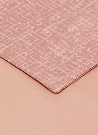 细节 –点击放大 - FRETTE - GLOWING WEAVE几何图案纯棉拼接棉混丝枕套－粉色