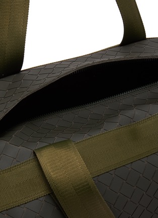 细节 - 点击放大 - BOTTEGA VENETA - 搭带几何纹理橡胶健身包