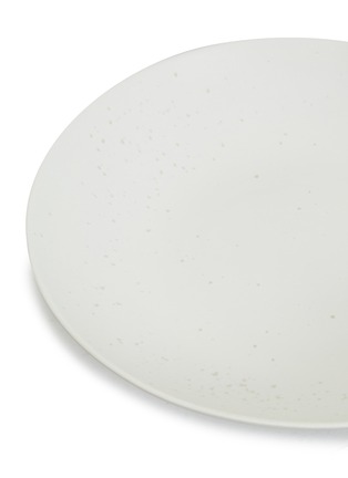 细节 –点击放大 - L'OBJET - Terra大号陶瓷浅口餐碗 - 米白色