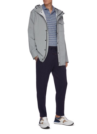 模特儿示范图 - 点击放大 - BRUNELLO CUCINELLI - 拼色条纹亚麻混棉polo衫