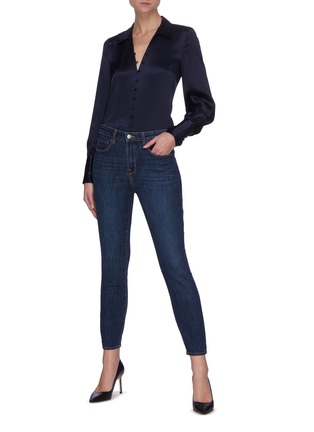 模特儿示范图 - 点击放大 - L'AGENCE - MARGOT高腰修身混棉牛仔裤