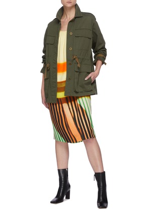 模特示范图 - 点击放大 - DRIES VAN NOTEN - 拼色抽象图案混棉吊带连衣裙