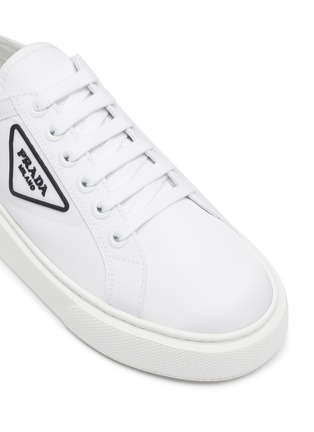 细节 - 点击放大 - PRADA - Logo patch low top nylon gabardine sneakers