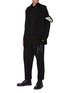 模特儿示范图 - 点击放大 - YOHJI YAMAMOTO - 钮扣衬衫