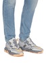模特儿示范图 - 点击放大 - ADIDAS - OZWEEGO FLIPSHIELD拼接设计搭扣厚底运动鞋