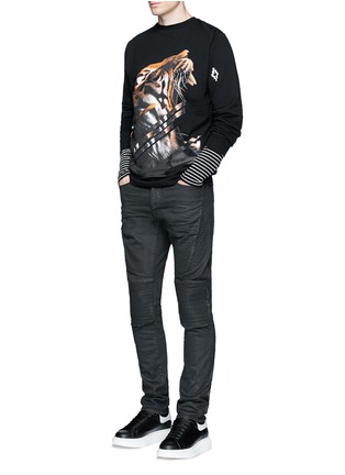 模特示范图 - 点击放大 - MARCELO BURLON - 套染棉质机车款牛仔裤