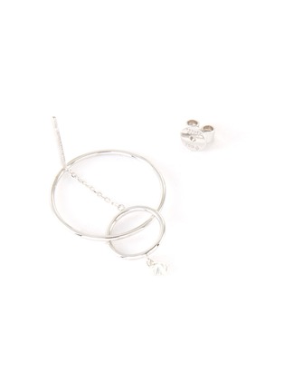 细节 - 点击放大 - PERSÉE PARIS - Turn Around钻石点缀19k白金圆环造型单只耳环