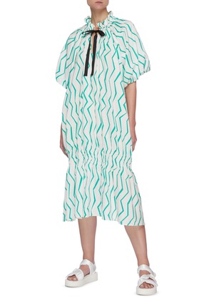 系带泡泡袖拼色折线图案纯棉连衣裙展示图