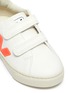 细节 - 点击放大 - VEJA - SMALL ESPLAR幼儿款V字拼贴魔术贴真皮运动鞋