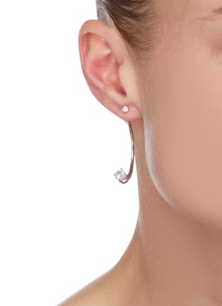 模特儿示范图 - 点击放大 - YUESPHERE - 'Core' cubic zirconia rhodium plated sterling silver earrings