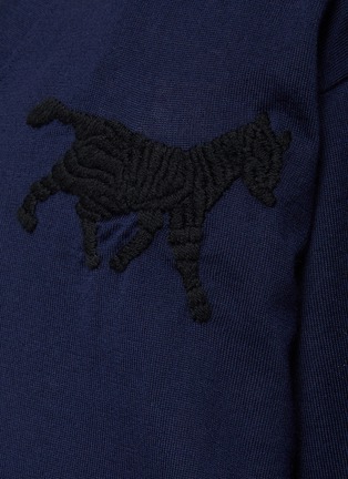 动物图案羊毛针织开衫展示图