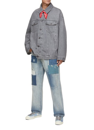 模特儿示范图 - 点击放大 - ACNE STUDIOS - 拼贴设计细腰带饰牛仔裤