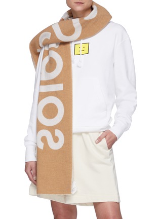 模特儿示范图 - 点击放大 - ACNE STUDIOS - 拼色LOGO混羊毛围巾