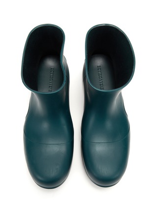 模特儿示范图 - 点击放大 - BOTTEGA VENETA - The Puddle橡胶雨靴