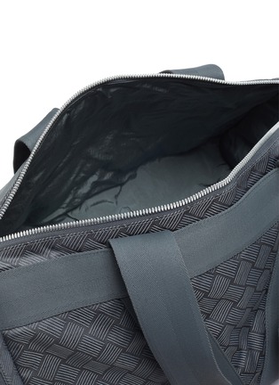 细节 - 点击放大 - BOTTEGA VENETA - 编织图案健身包