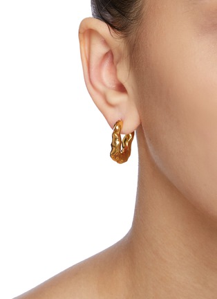 正面 -点击放大 - JOANNA LAURA CONSTANTINE - Feminine Waves金属耳环及耳骨夹套装