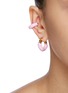 模特儿示范图 - 点击放大 - JOANNA LAURA CONSTANTINE - Feminine Waves金属耳环及耳骨夹套装