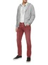 模特儿示范图 - 点击放大 - PT TORINO - SWING弹性修身混棉牛仔裤